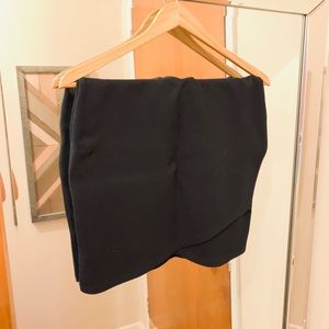 Short black skirt